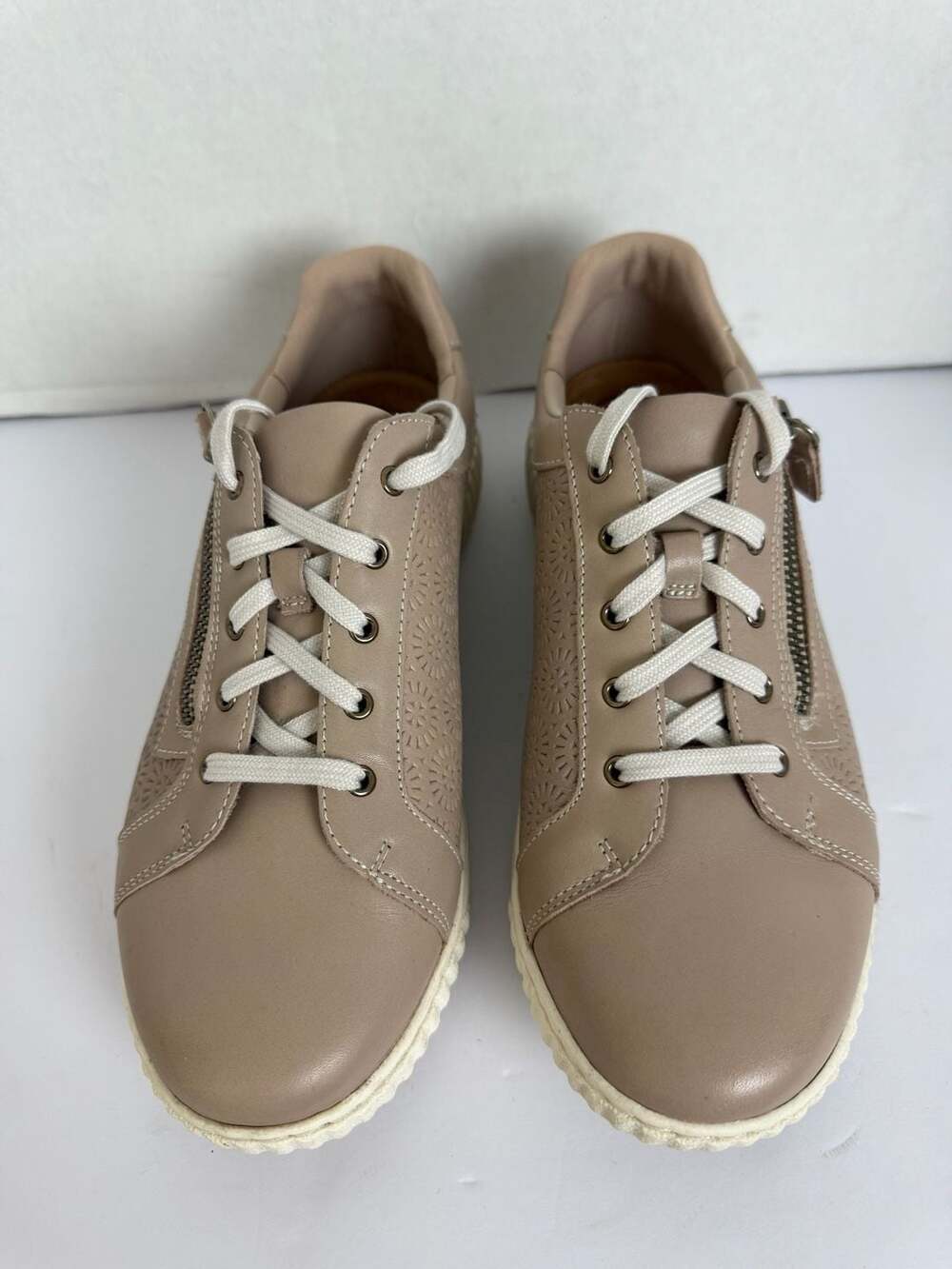 Clarks - Picture 4 of 8
